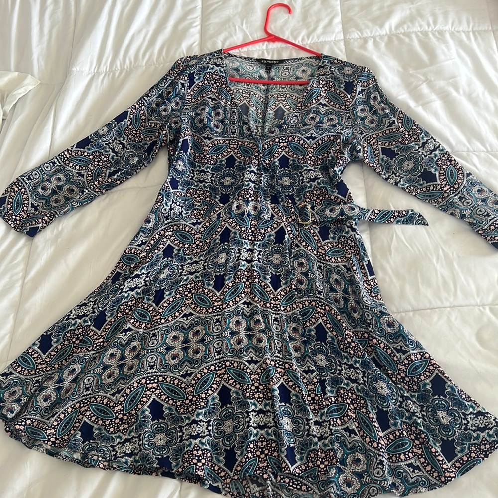 Express wrap dress size M